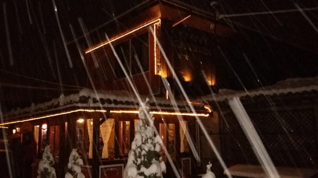 Chuchura Family Hotel Koprivshtitsa Esterno foto